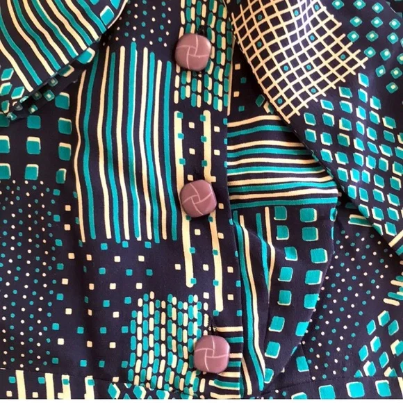 Silk Odille blouse, runs small- fits like a 0/xs. - Picture 5 of 8